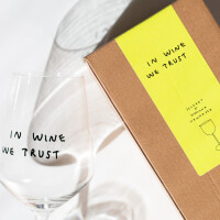 "Work Wine Balance" Weinglas by Johanna Schwarzer × selekkt