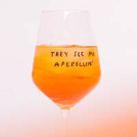 "They See Me Aperollin" Glas by Johanna Schwarzer × selekkt