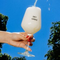 "Dry Hard" wine glass by Johanna Schwarzer × selekkt