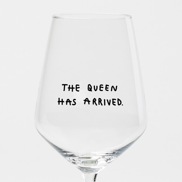 "The Queen Has Arrived" wine glass by Johanna Schwarzer × selekkt